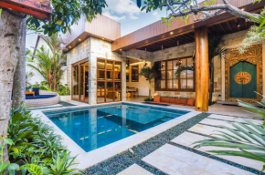 Villa New Batavia - Modern Luxury & Cultural Fusion
